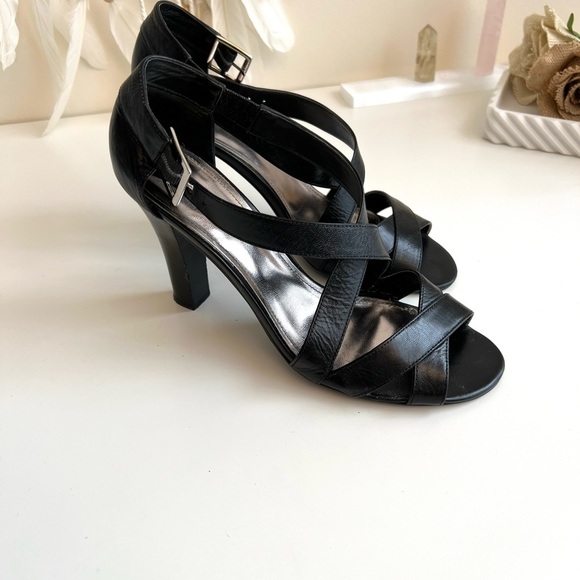 Alfani  Women Black LeatherStrap Sandals - Picture 10 of 10